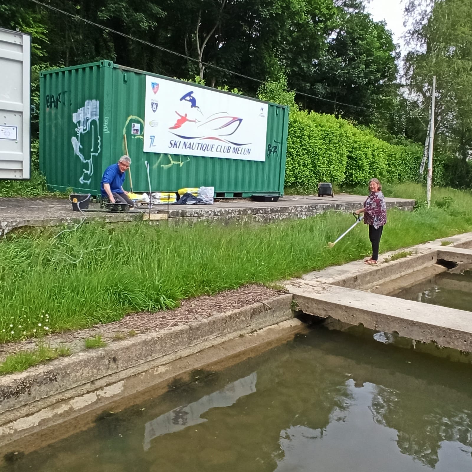 Photo Christine passant le rotofil